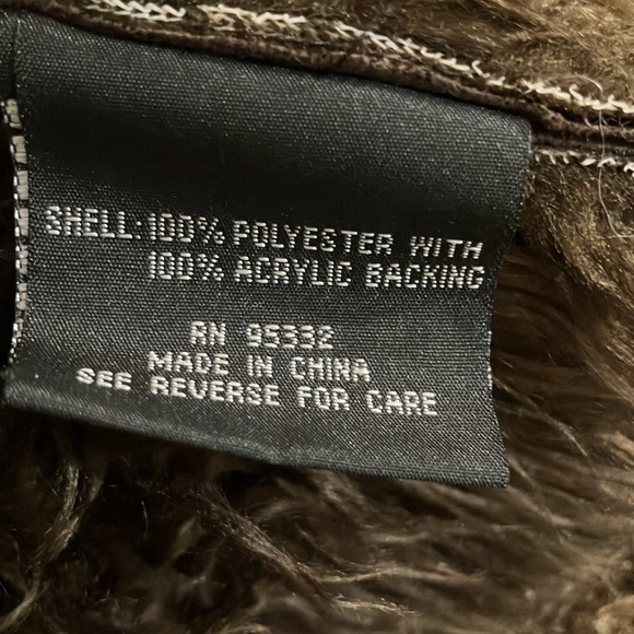 Regent Park faux fur vest with faux rhinestones Large - Picture 10 of 12